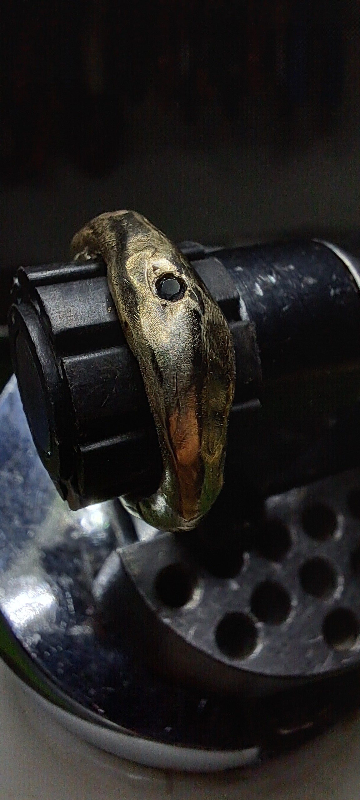 SfolP.p. un Anello in Bronzo e Spinello Nero