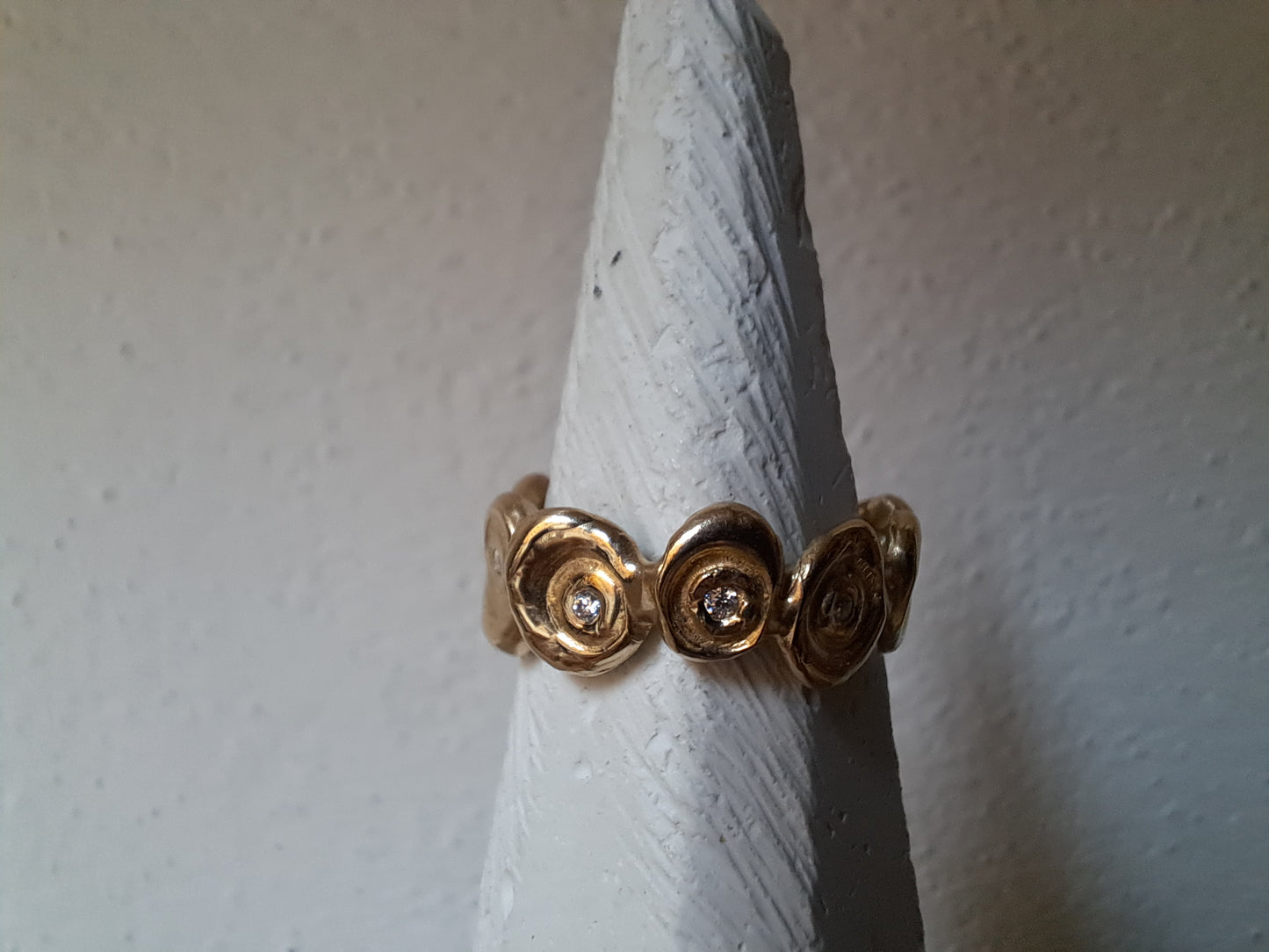 Anello Multiplo 'Got my Nipples' con Moissaniti create in Laboratorio