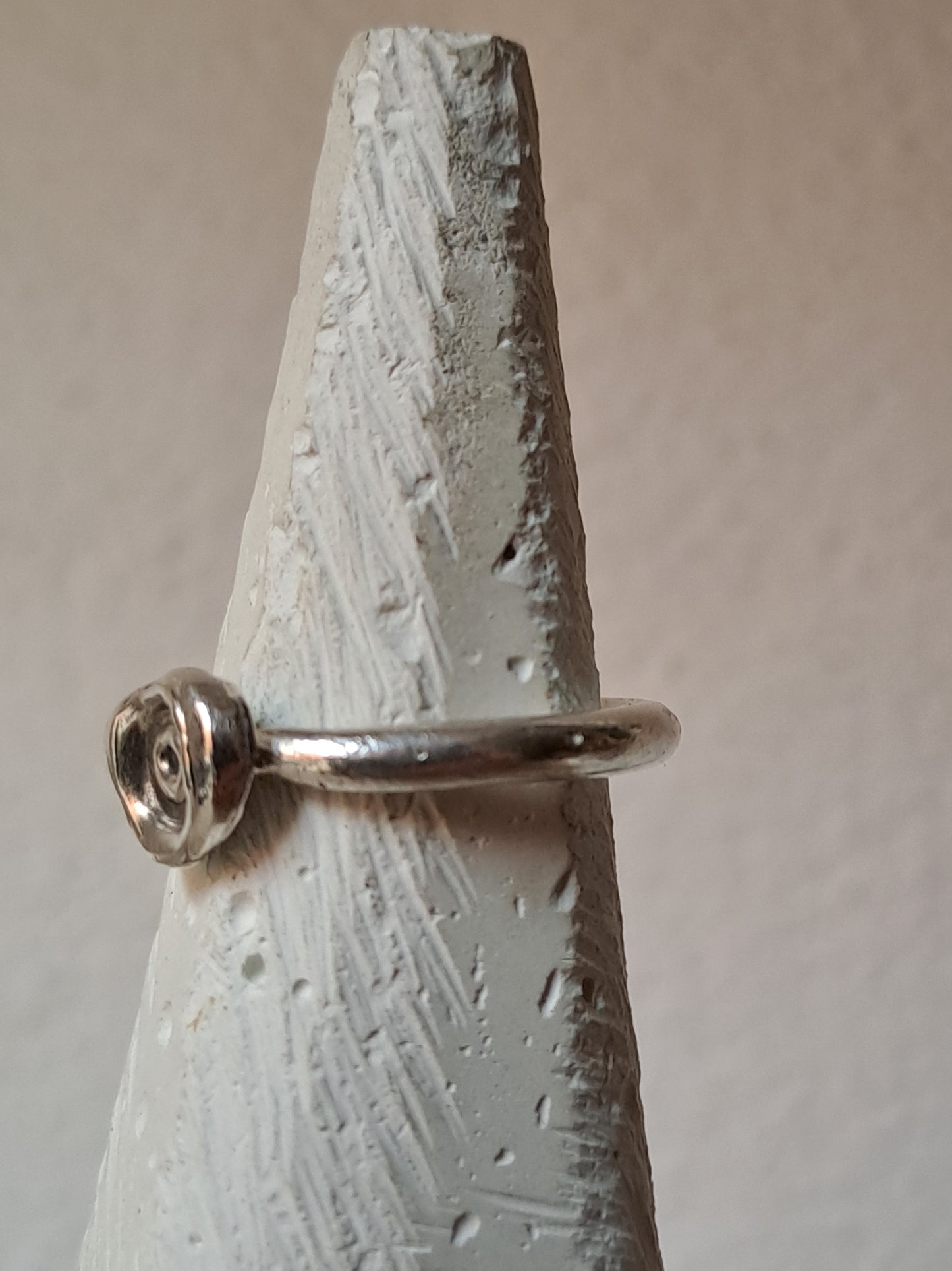 Anello Mono Nudo 'Got My Nipples ' in Argento
