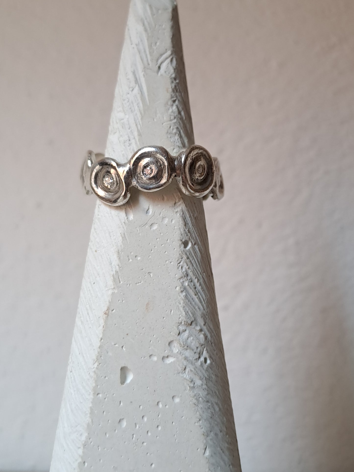 Anello Multiplo 'Got My Nipple' in Argento con Moissaniti create in Laboratorio