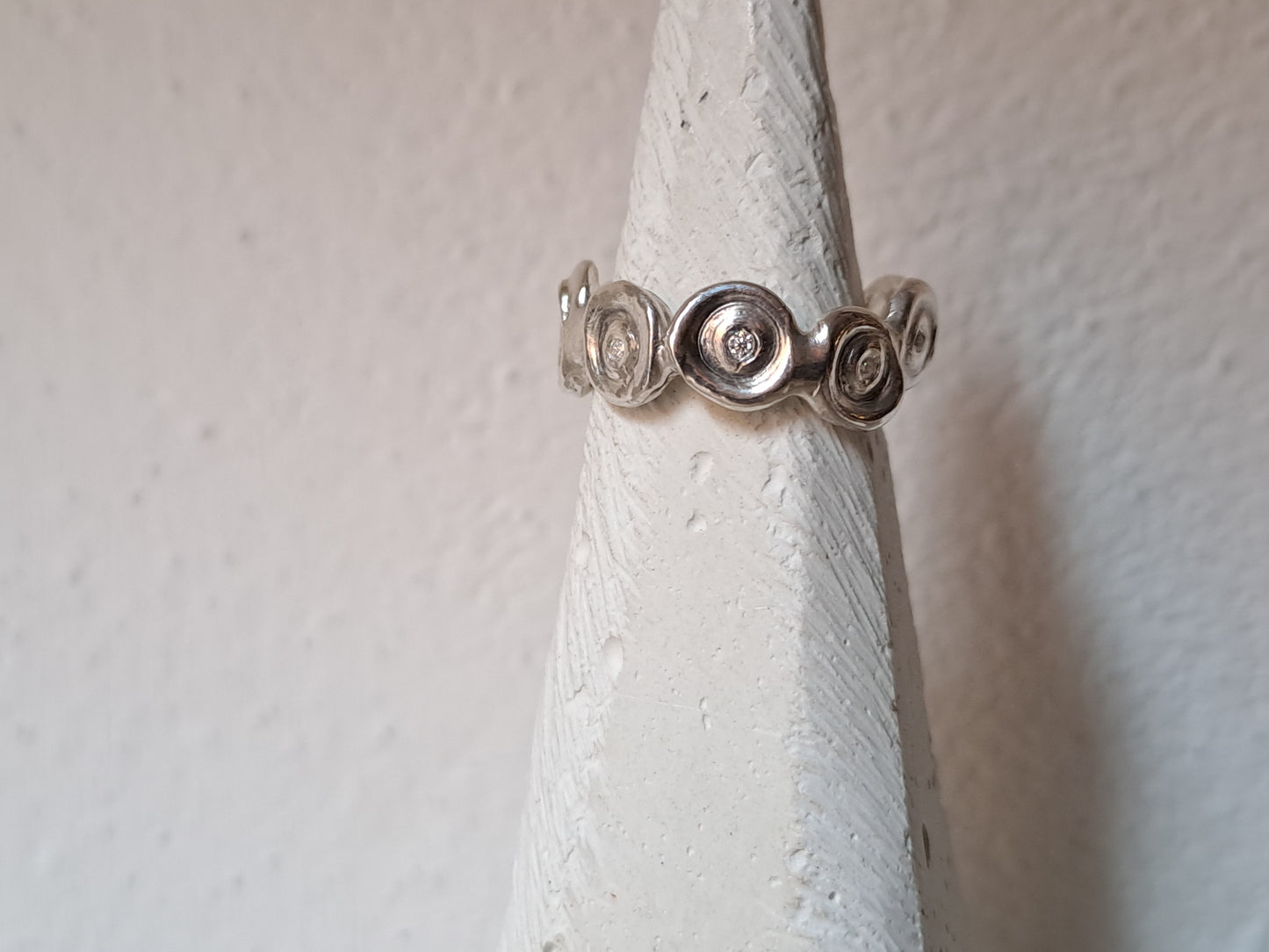 Anello Multiplo 'Got My Nipple' in Argento con Moissaniti create in Laboratorio