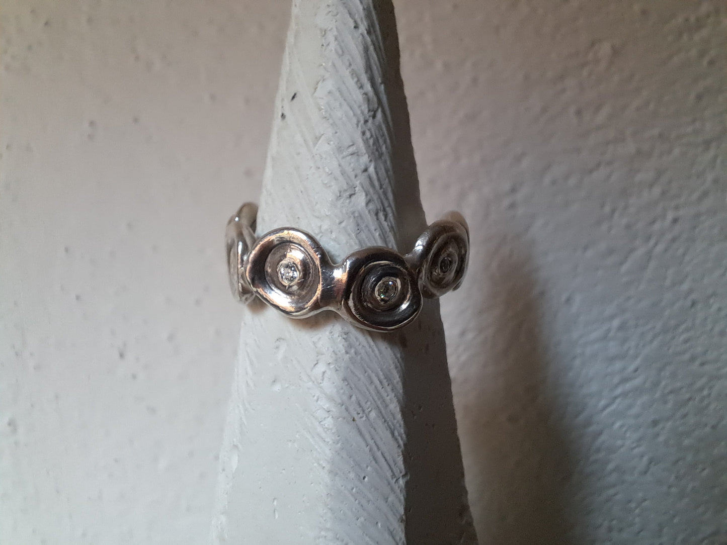 Anello Multiplo 'Got My Nipple' in Argento con Moissaniti create in Laboratorio