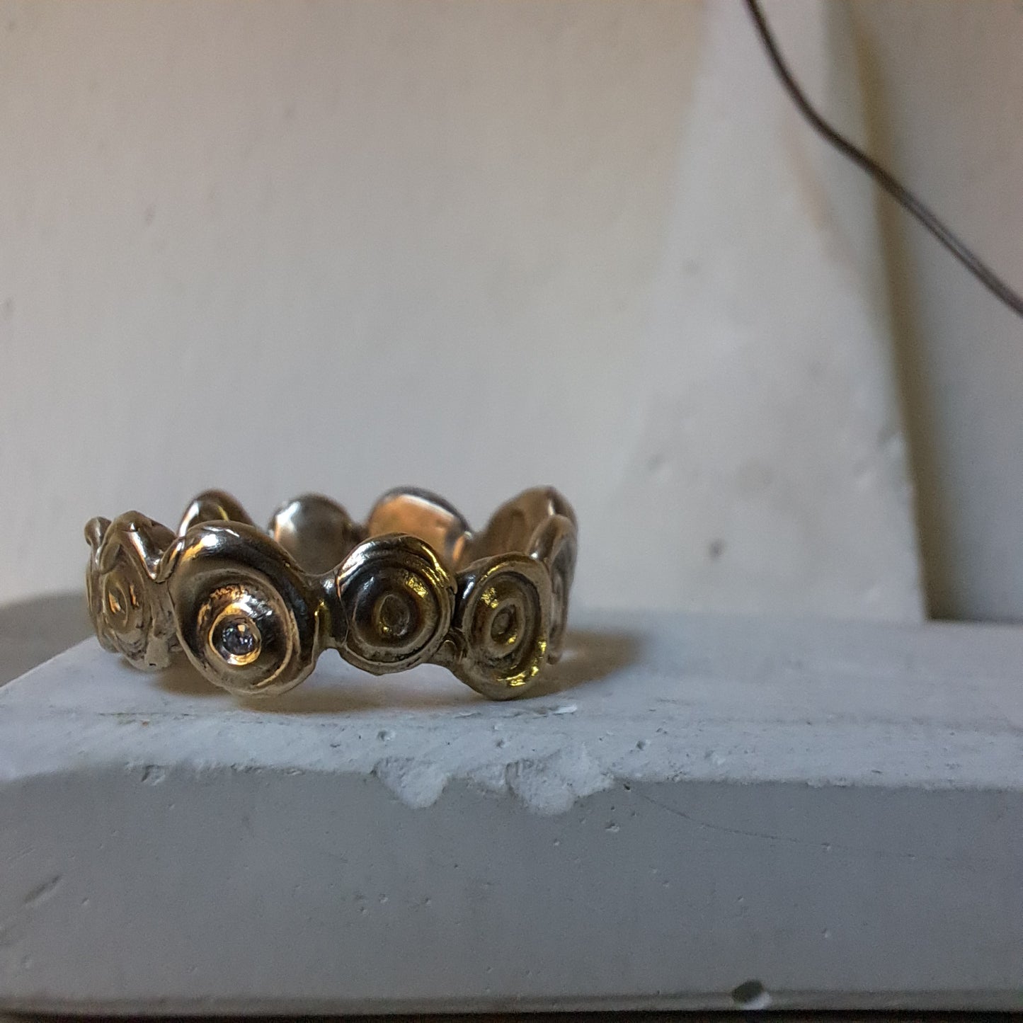 Anello Multiplo 'Got my Nipples' in Bronzo e 1 Moissanite creata in Laboratorio