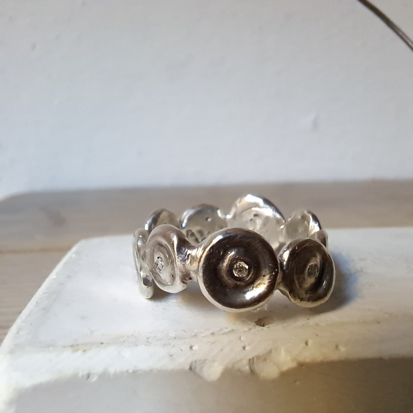 Anello Multiplo 'Got My Nipple' in Argento con Moissaniti create in Laboratorio