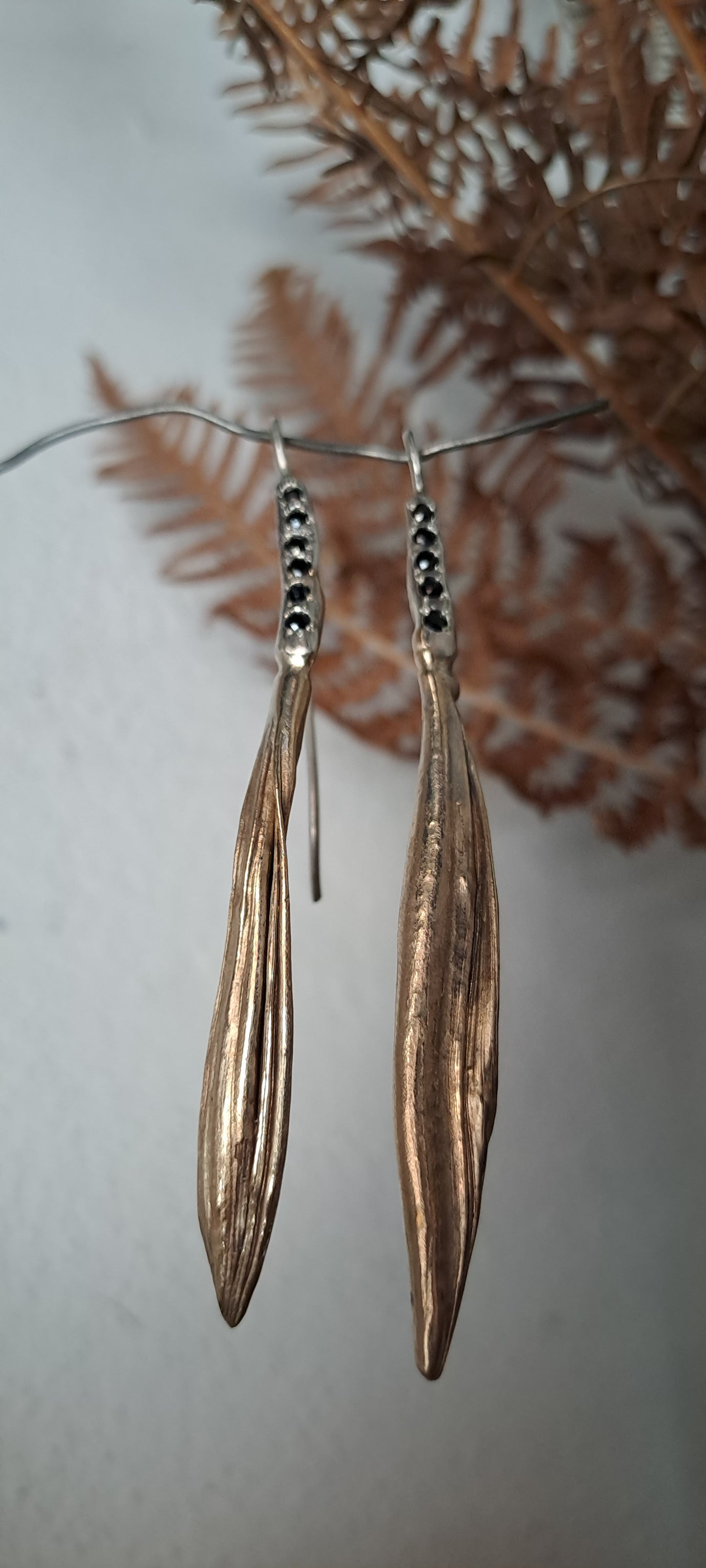 Bronzo e Spinelli Neri