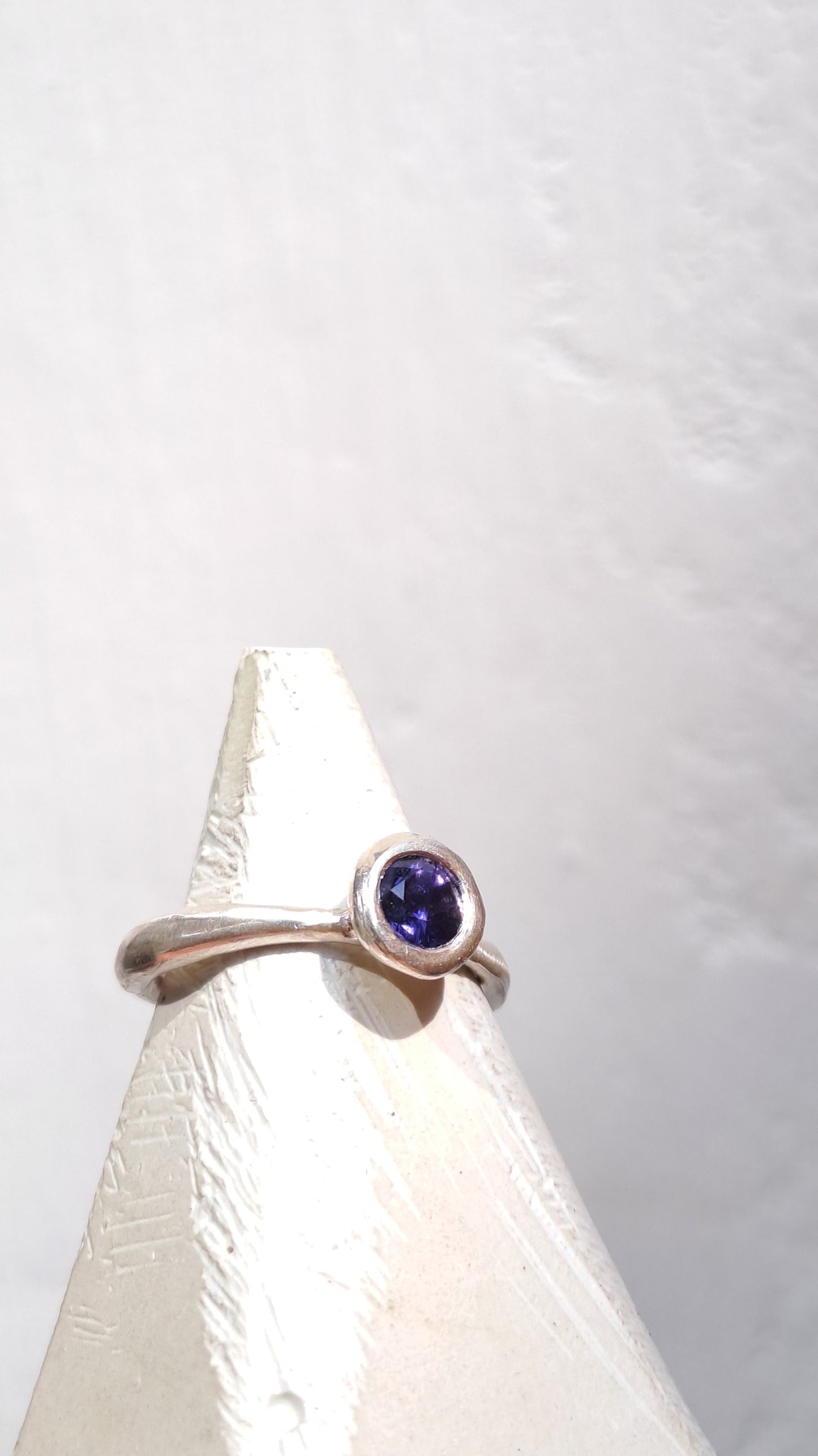 Iolite su Argento - Anello NO DRAMA