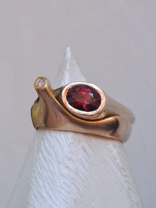 Anelli Abbraccio Aliza - Granato e Moissanite