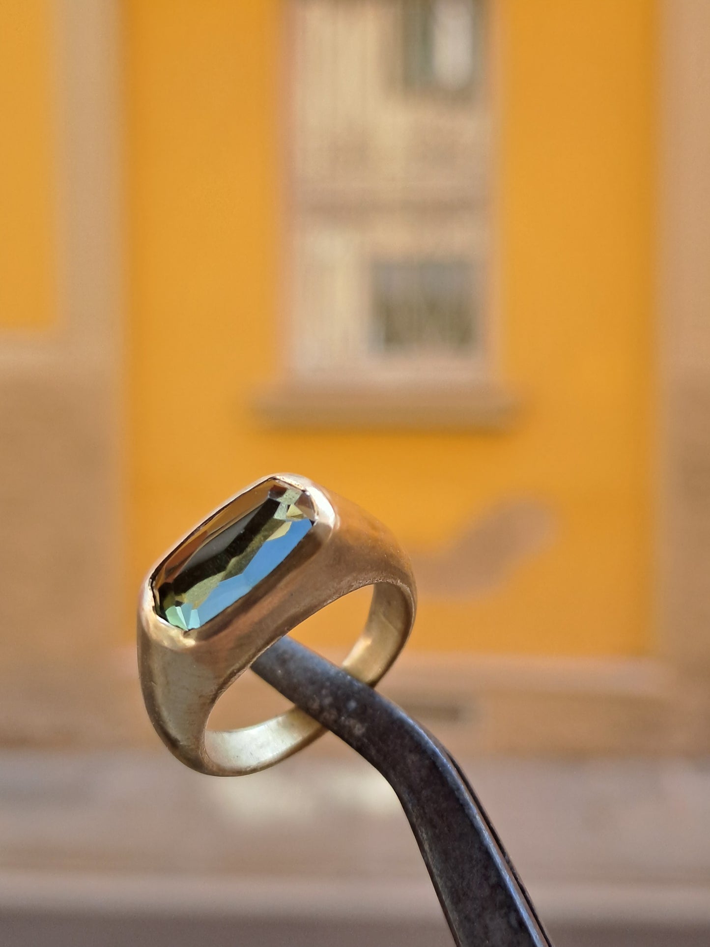 Tormalina Grigio/Verde Fumè - su Bronzo