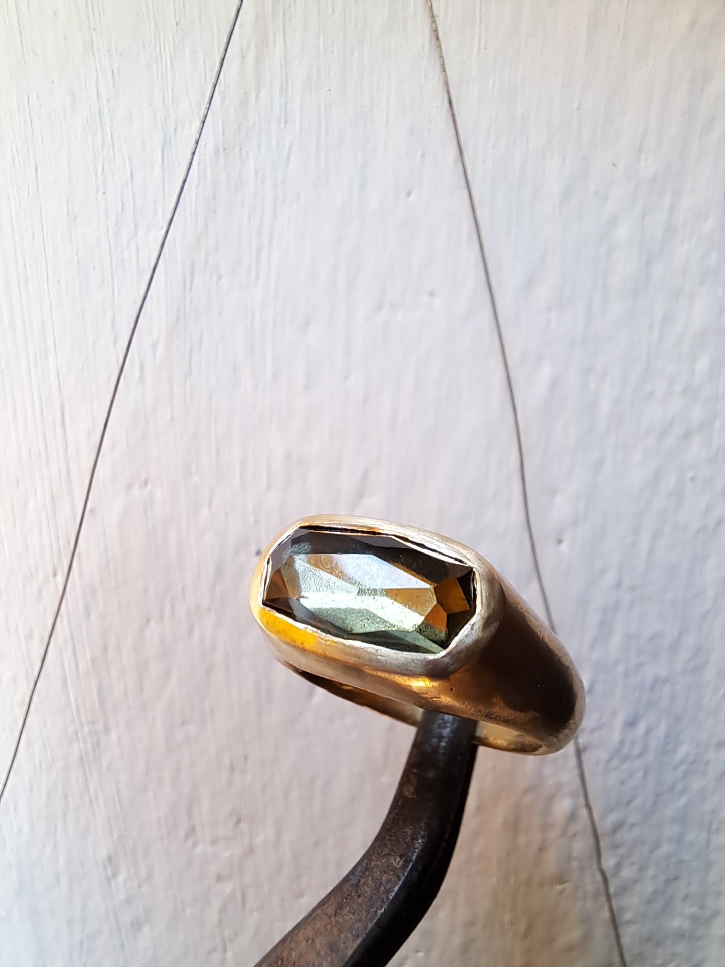 Tormalina Grigio/Verde Fumè - su Bronzo