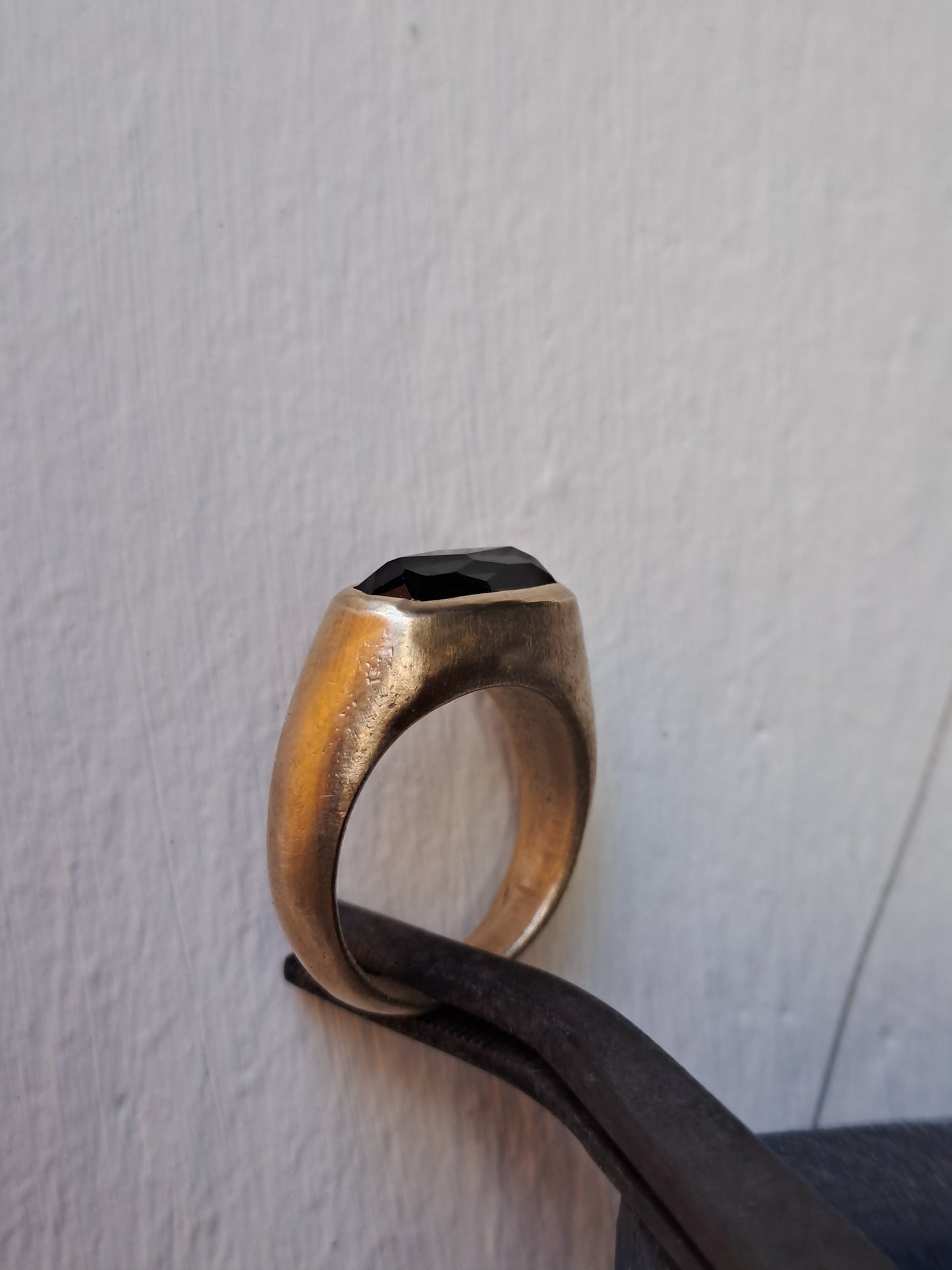 Tormalina Grigio/Verde Fumè - su Bronzo