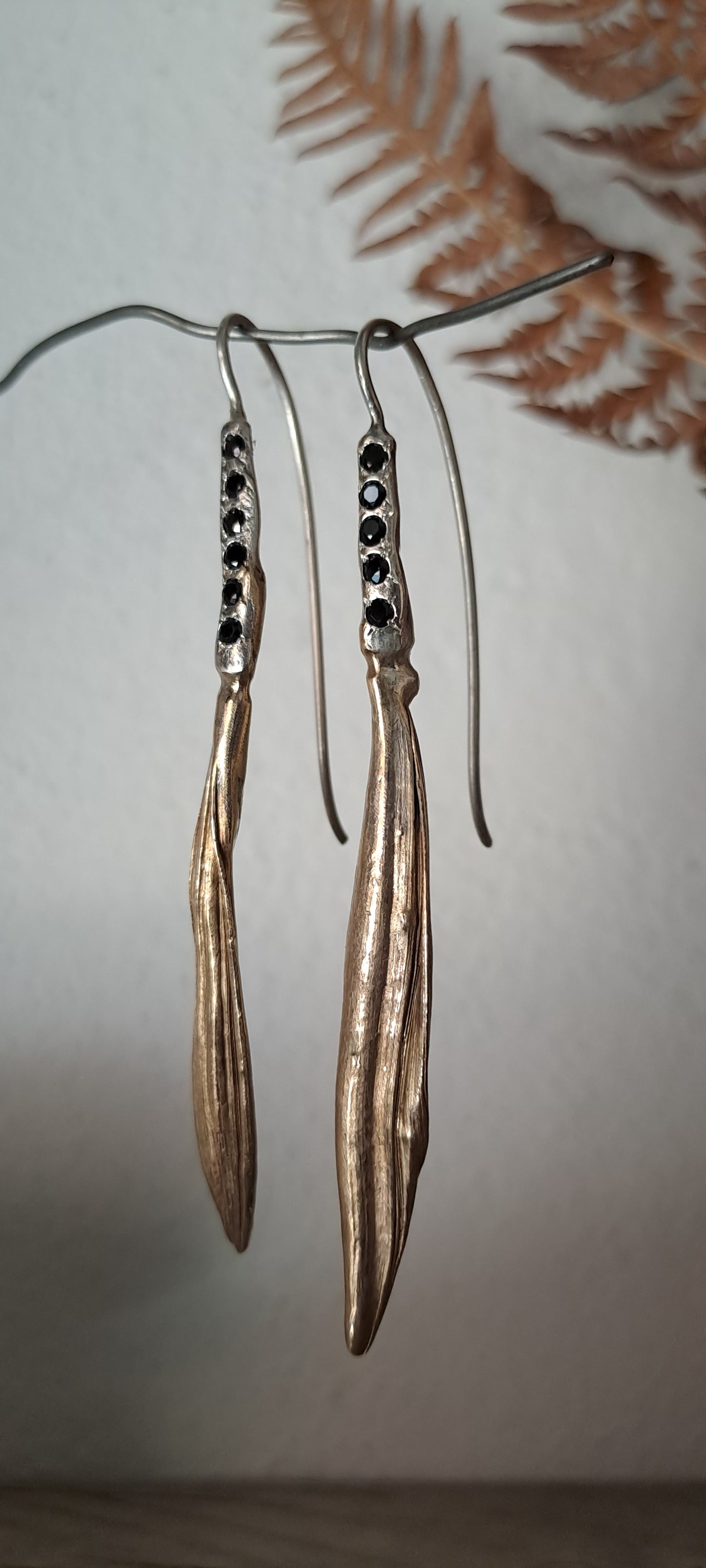 Bronzo e Spinelli Neri
